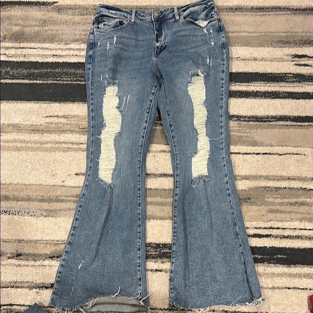 Judy Blue Flare Distressed Jeans in Blue